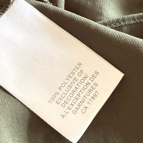 Banana Republic Olive Sleeveless Blouse - Picture 5 of 5